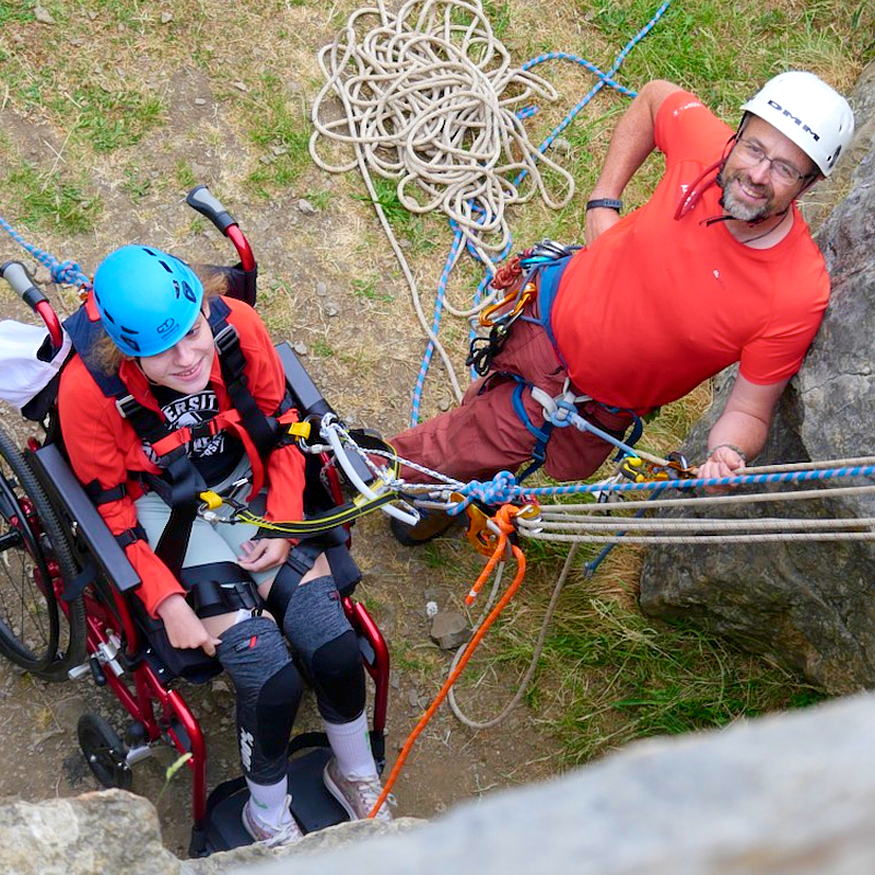 Chris%20looks%20up%20with%20C%20climbing%20800